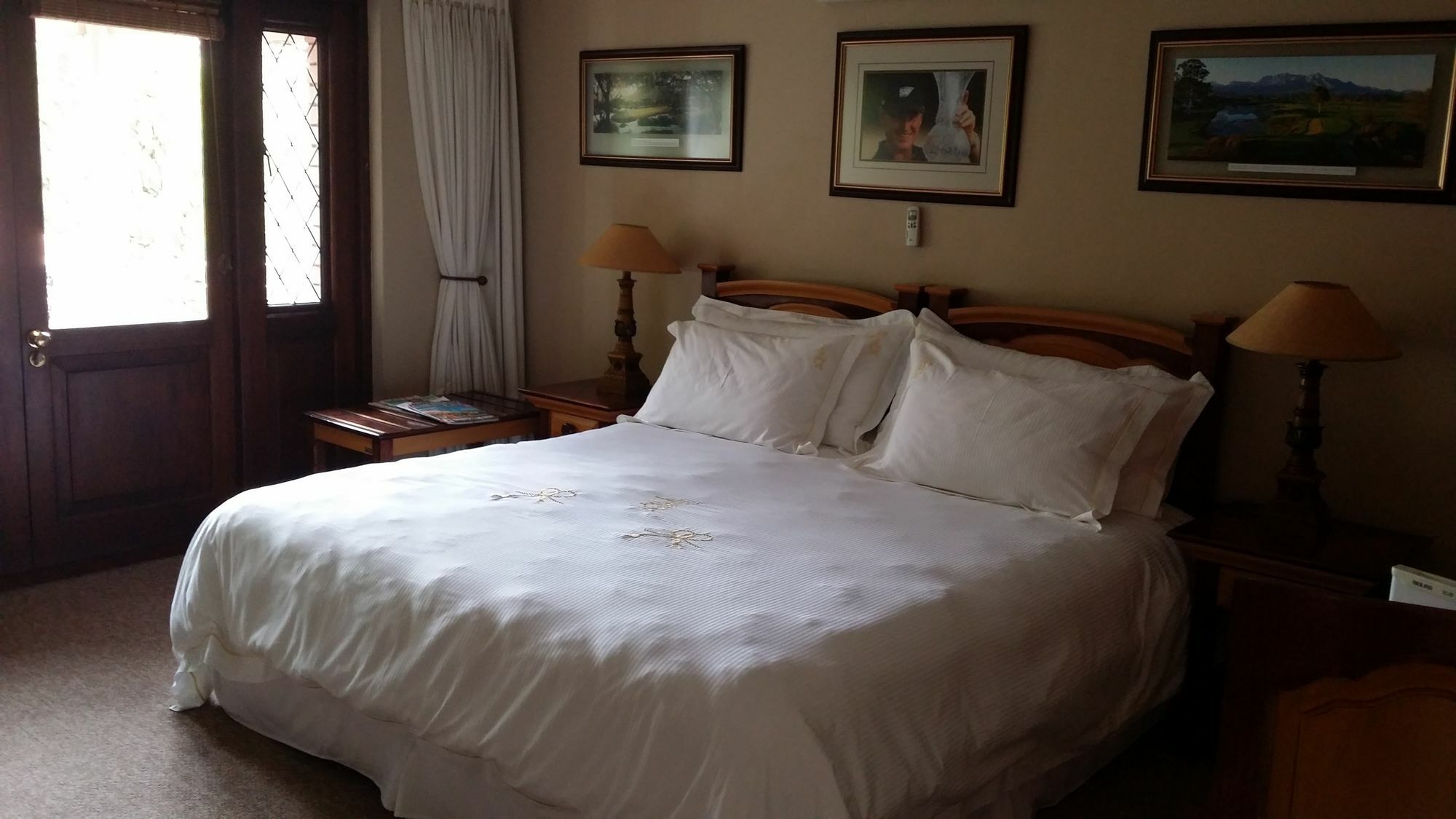 The Woodpecker Inn Pretoria-Noord Kültér fotó